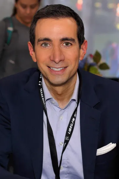 Portrait of Andrew Ross Sorkin