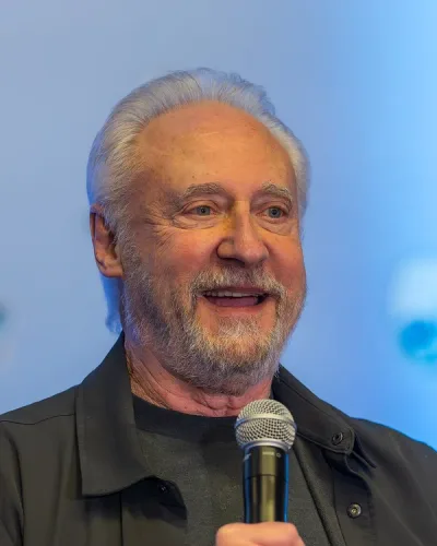 Portrait of Brent Spiner