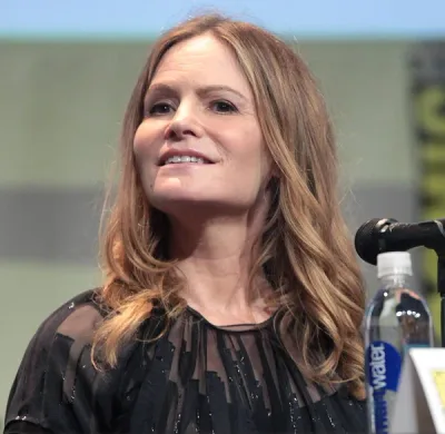 Portrait of Jennifer Jason Leigh