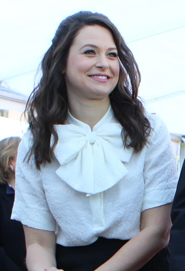 Portrait of Katie Lowes