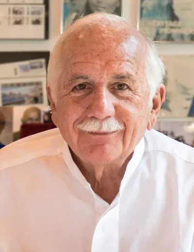 Portrait of Moshe Safdie