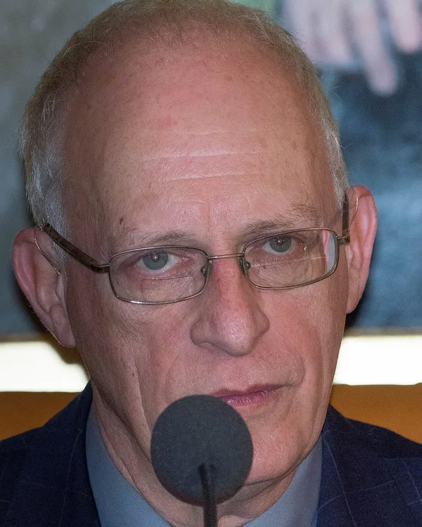 Portrait of Oliver Hart (economist)