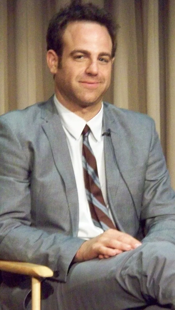 Portrait of Paul Adelstein