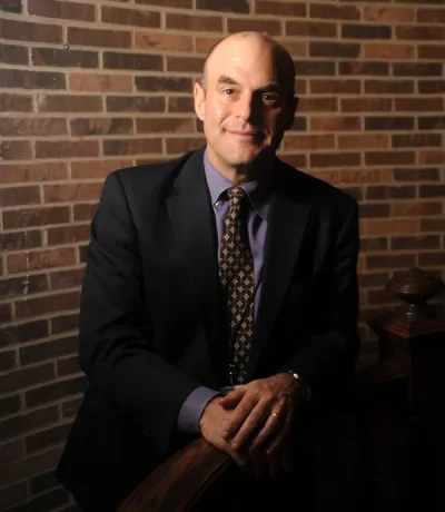 Portrait of Peter Sagal