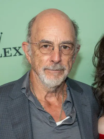 Portrait of Richard Schiff