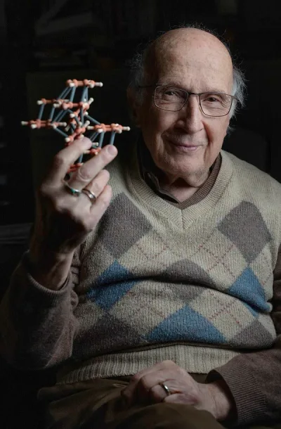 Portrait of Roald Hoffmann