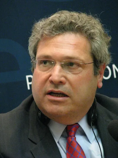 Portrait of Robert Kagan