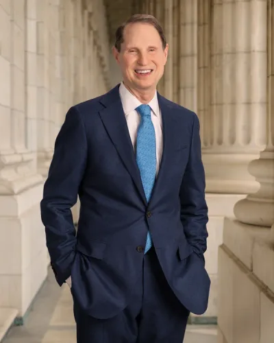 Portrait of Ron Wyden