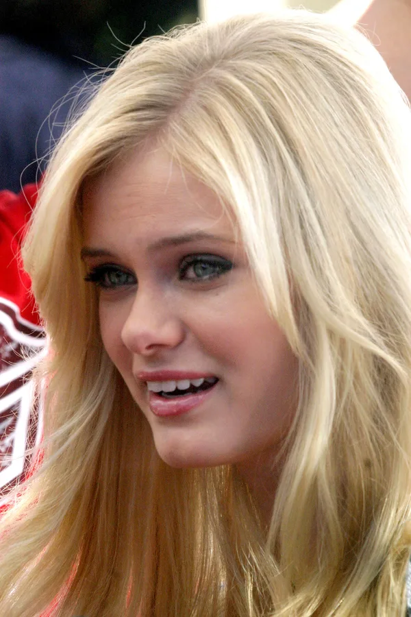 Portrait of Sara Paxton