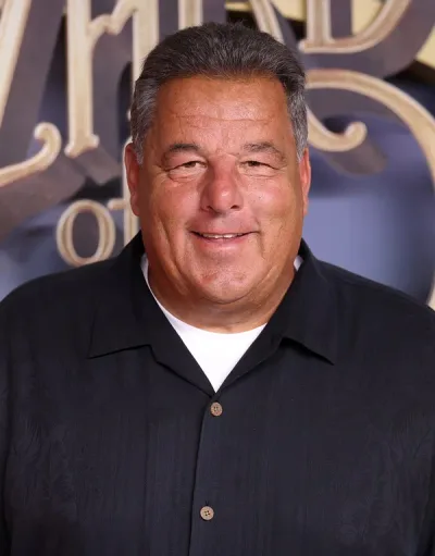 Portrait of Steve Schirripa