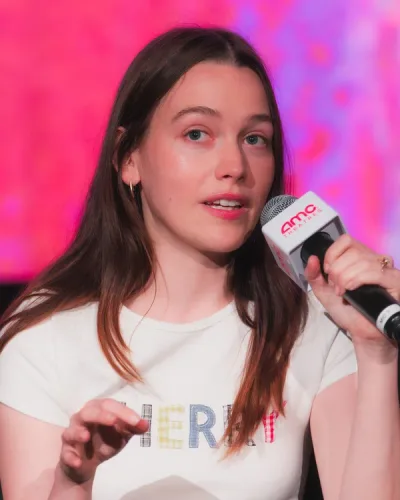 Portrait of Victoria Pedretti