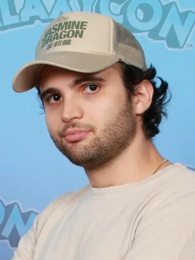 Portrait of Zach Tyler Eisen